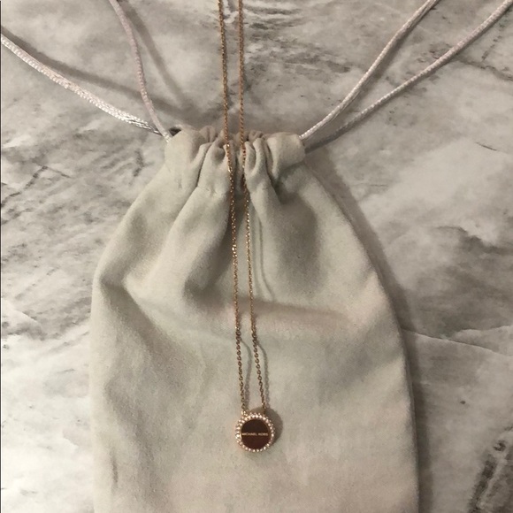 Michael Korda rose gold necklace - Picture 5 of 7